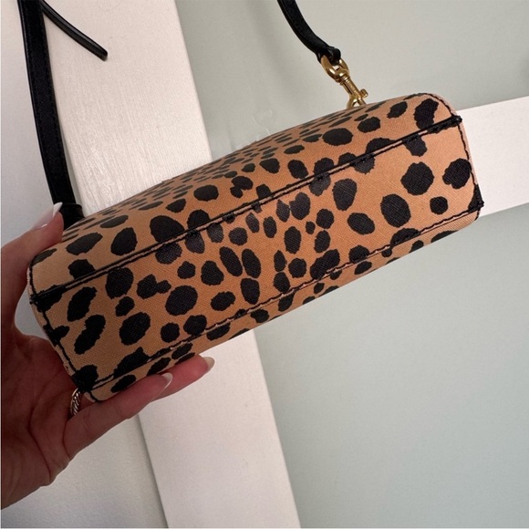 Marc Jacobs Playback Crossbody  bag in a Tan and Black Animal Print. - Picture 5 of 8